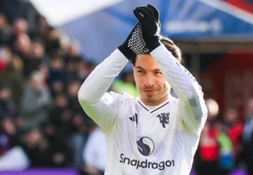 曼联红牌频出,切尔西续欧冠希望,热刺降级危机加剧